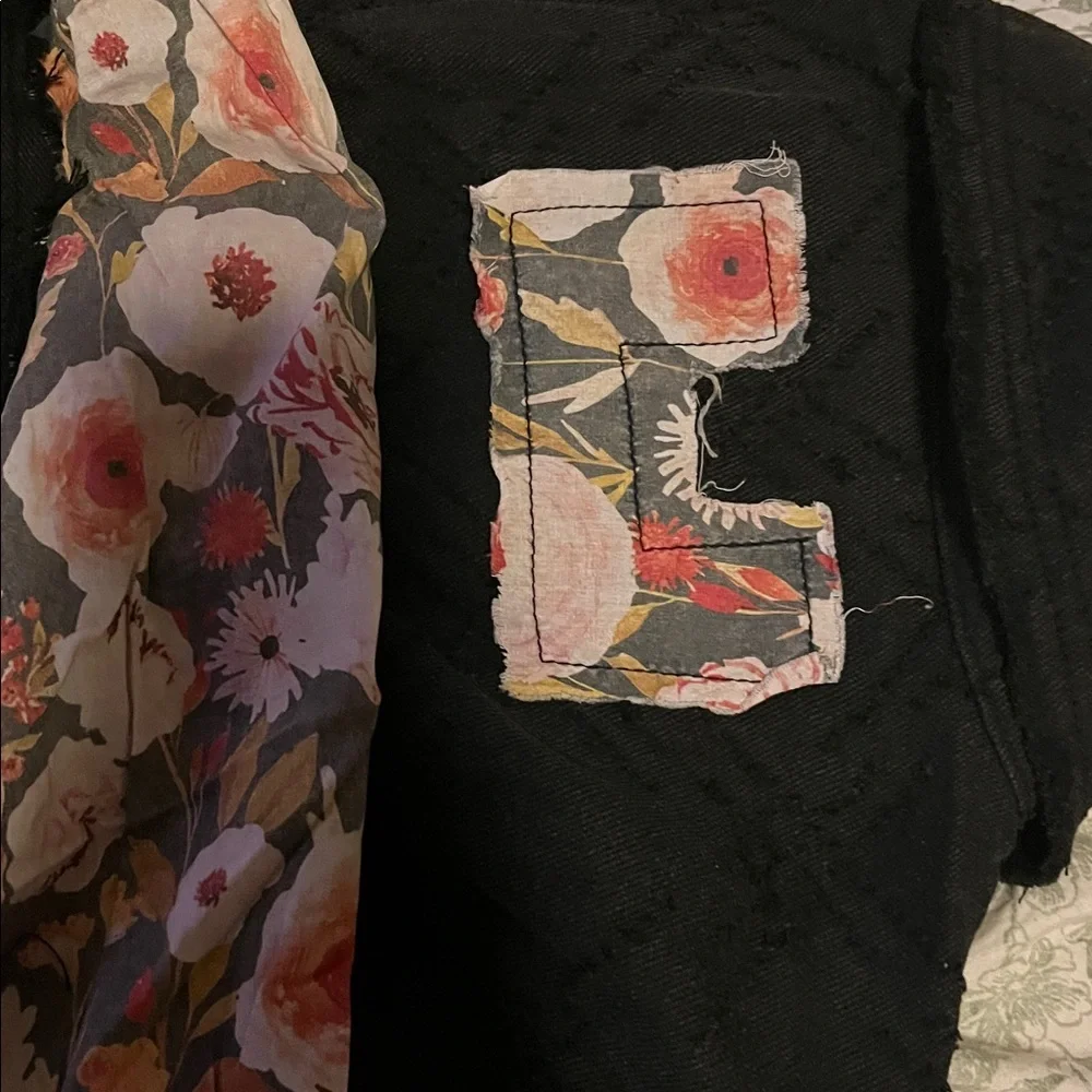 POL OVERSIZED Twill Shacket with Floral Patches on Black - Picture 8 of 8